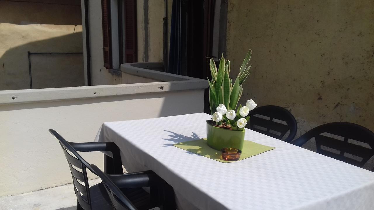 Casa Madali' - Nel Borgo Apartment Мароне Екстериор снимка